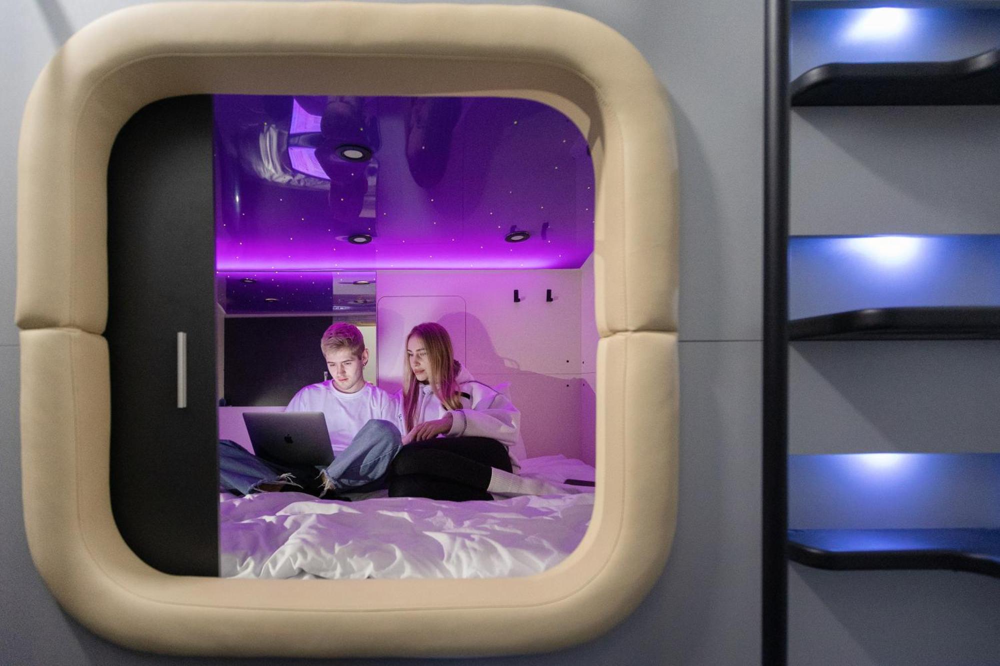 Capsule Hotel Constellation 91 Lviv Exterior foto