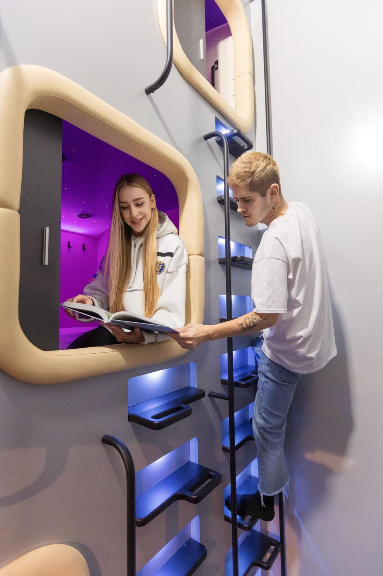 Capsule Hotel Constellation 91 Lviv Exterior foto